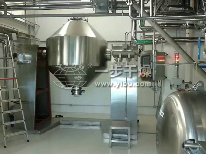 SZG系列雙錐回轉(zhuǎn)真空干燥機(jī)