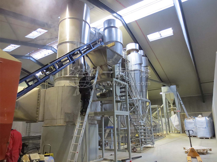 XSG系列快速旋轉(zhuǎn)閃蒸干燥機(jī)