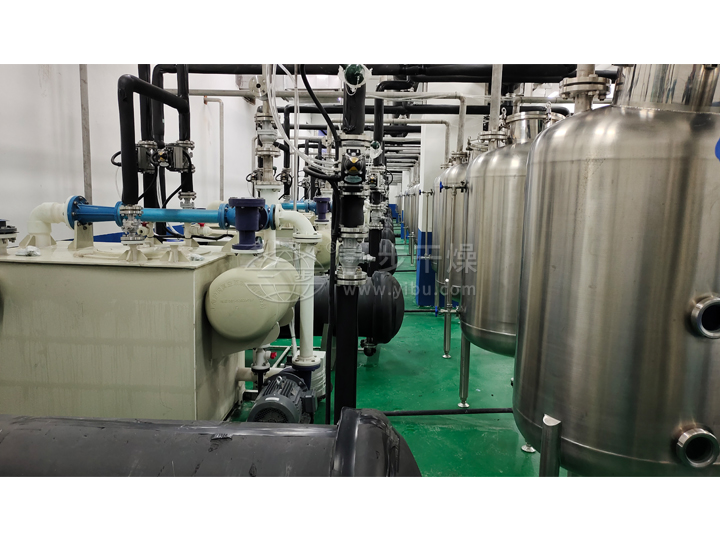 SZG系列雙錐回轉(zhuǎn)真空干燥機(jī)